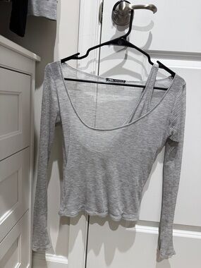Zara Light Gray Ribbed Scoop-Neck Long Sleeve Top